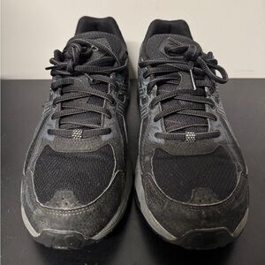 Asics Men's Black and Gray Athletic Shoes